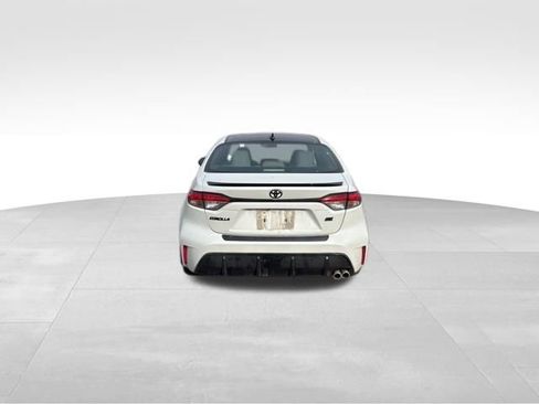Used 2023 Toyota Corolla SE w/ SE Premium Package image 5
