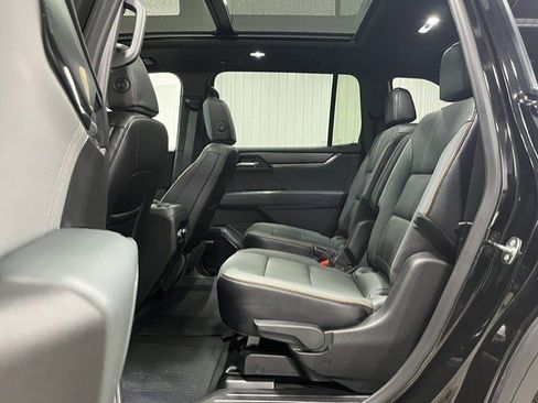Certified 2026 GMC Acadia AT4 w/ Luxury Package AWD/4WD image 11