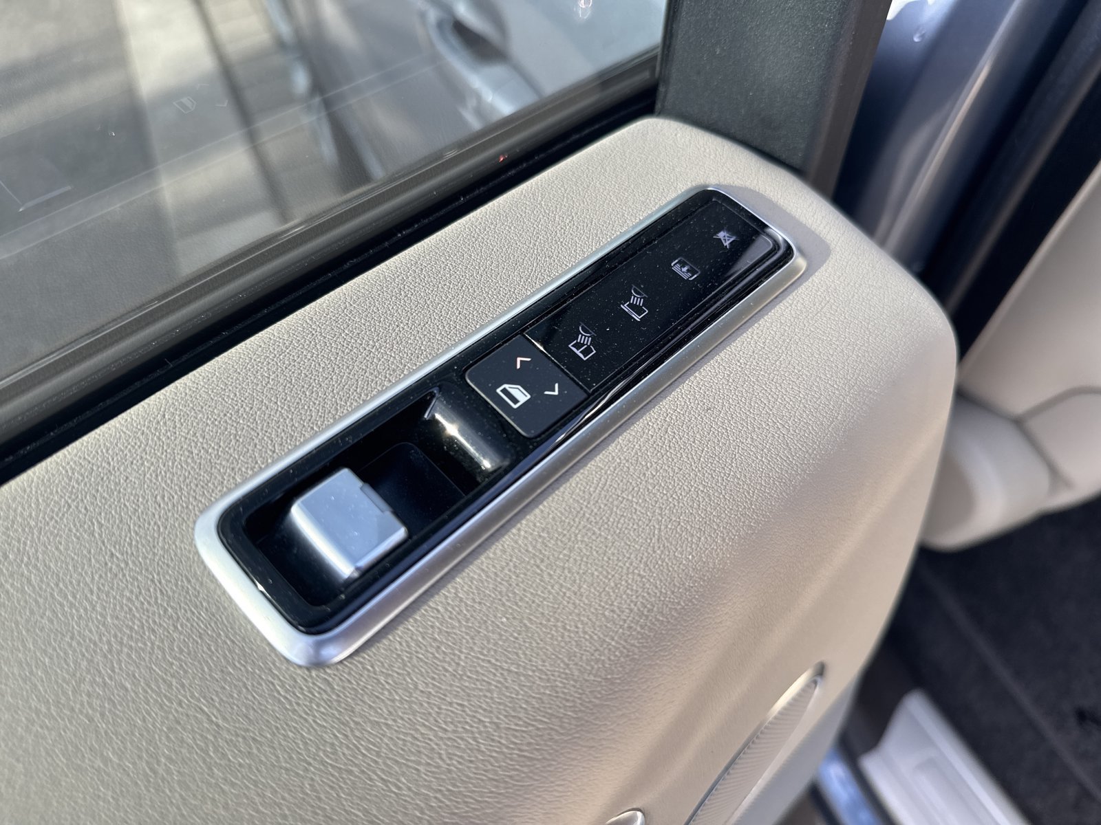 Used 2020 Land Rover Range Rover AWD/4WD image 26