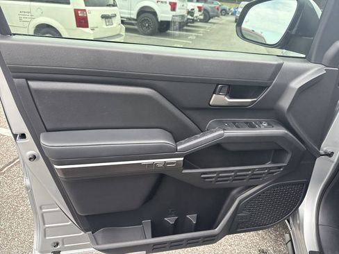 Used 2024 Toyota Tacoma TRD Sport w/ TRD Sport Upgrade Package image 10