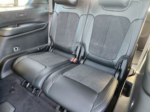 New 2025 Jeep Grand Cherokee L Altitude image 21