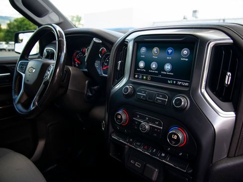 Used 2019 Chevrolet Silverado 1500 LT w/ Convenience Package AWD/4WD image 18