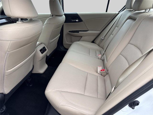 Used 2017 Honda Accord Touring image 19
