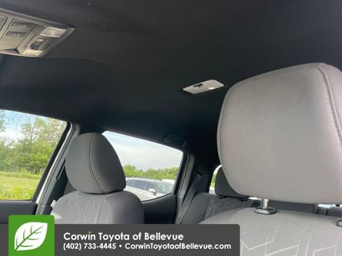 Used 2017 Toyota Tacoma TRD Off-Road w/ Tow Package (A/T) AWD/4WD image 37