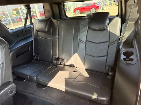 Used 2019 Cadillac Escalade ESV Platinum w/ Escalade Sport Edition AWD/4WD image 16
