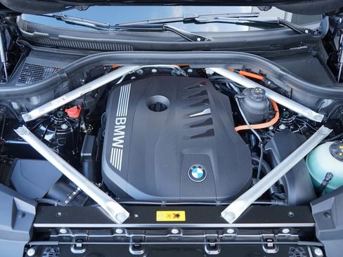 New 2026 BMW X5 xDrive50e w/ M Sport Package image 21