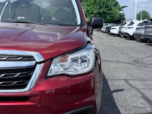 Used 2018 Subaru Forester 2.5i AWD/4WD image 3