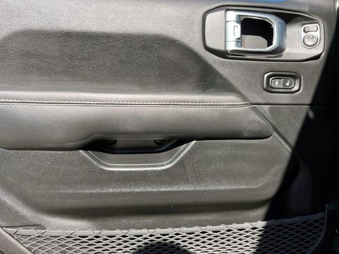 Used 2022 Jeep Wrangler Unlimited Sahara 4xe image 16