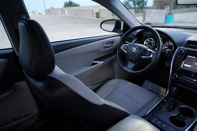 Used 2017 Toyota Camry SE w/ Moonroof Package FWD image 31