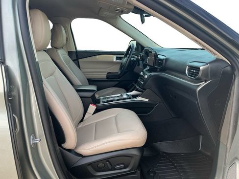 Used 2020 Ford Explorer XLT w/ Equipment Group 202A RWD image 22
