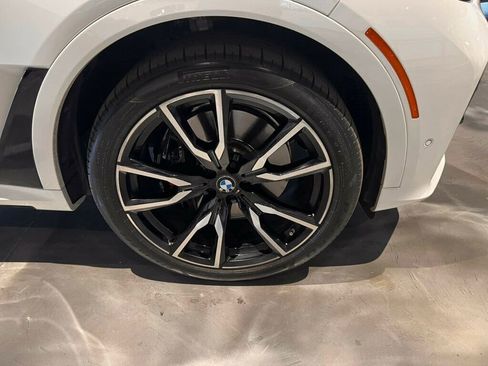 Used 2022 BMW X7 xDrive40i w/ M Sport Package AWD/4WD image 13