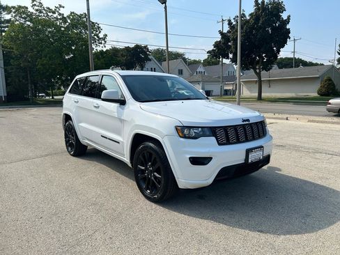 Used 2020 Jeep Grand Cherokee Altitude AWD/4WD image 1