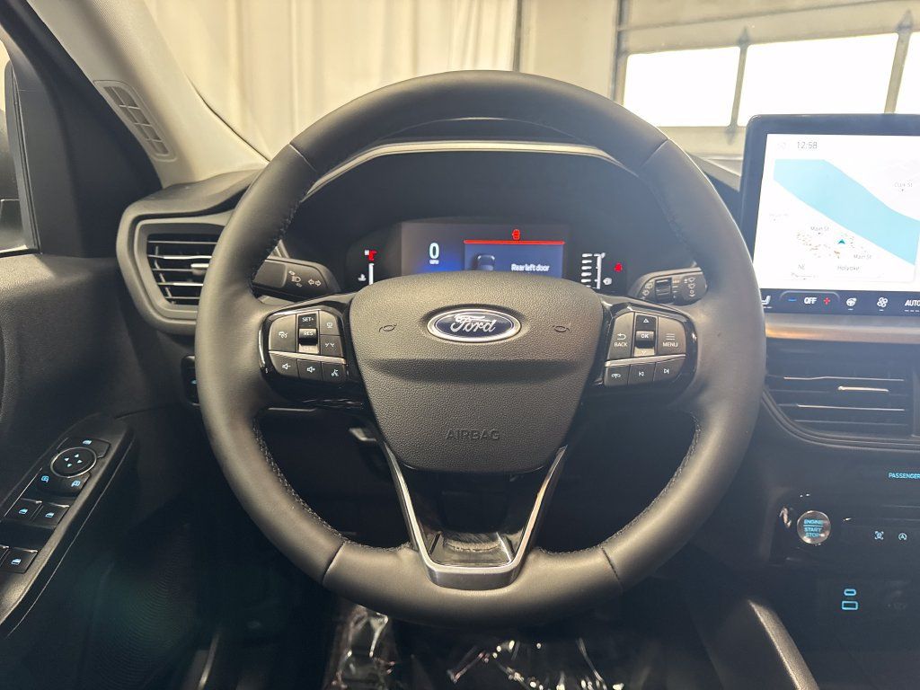 Used 2023 Ford Escape Active w/ Tech Pack #1 AWD/4WD image 16