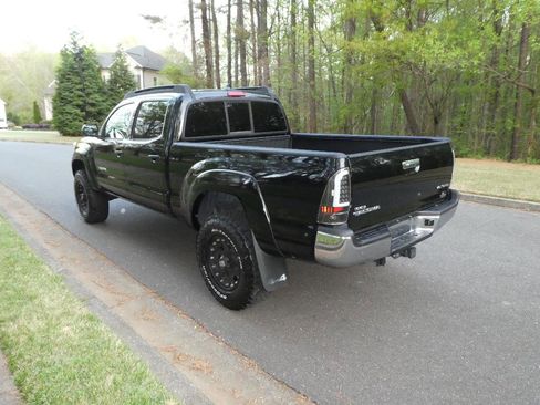 Used 2015 Toyota Tacoma w/ SR5 Package image 24