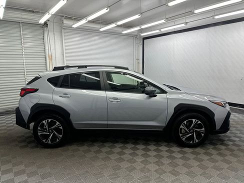 Used 2024 Subaru Crosstrek 2.0i Premium image 5
