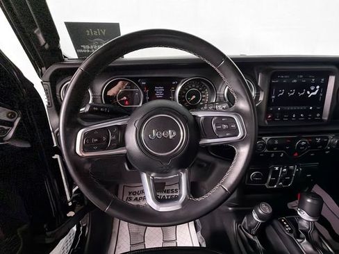 Used 2021 Jeep Wrangler Unlimited Sahara w/ Uconnect 4C Nav & Sound Group AWD/4WD image 11