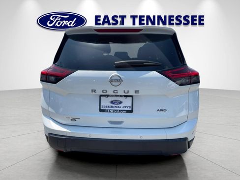 Used 2024 Nissan Rogue S AWD/4WD image 4