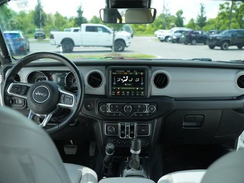 Used 2021 Jeep Gladiator Overland AWD/4WD image 25