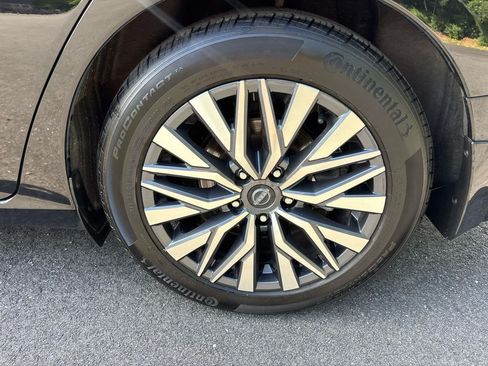 Used 2023 Nissan Altima 2.5 SV w/ SV Premium Package FWD image 8