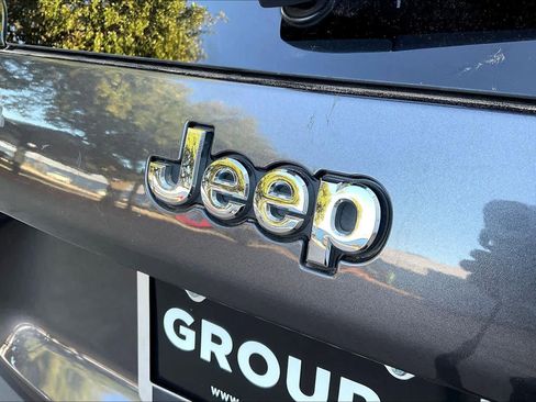 Used 2021 Jeep Cherokee Latitude Plus image 29