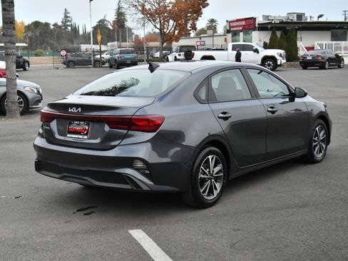 Used 2024 Kia Forte LXS image 8