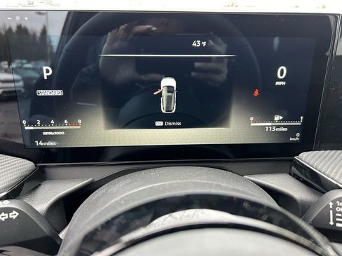 New 2025 Nissan Kicks SR w/ Illumination Package image 15