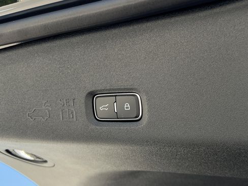 New 2025 Lincoln Navigator L Reserve image 32