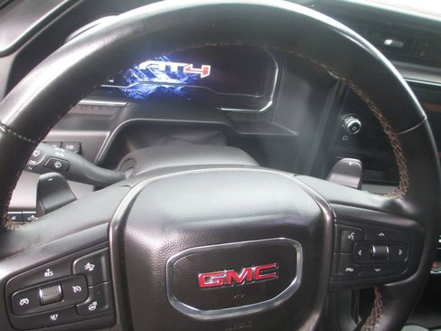 Used 2024 GMC Sierra 1500 AT4 w/ Technology Package AWD/4WD image 33