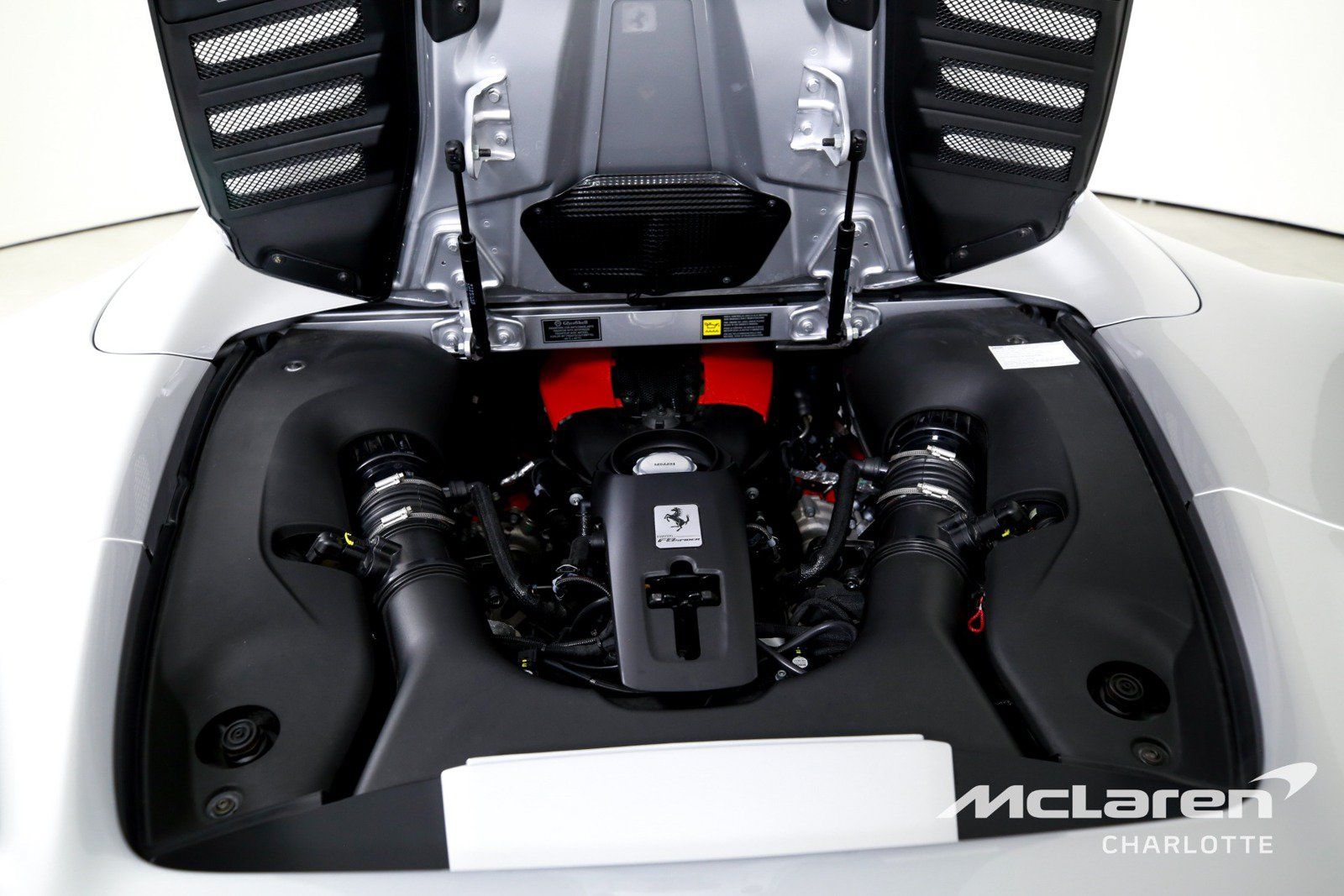 Used 2022 Ferrari F8 Tributo RWD image 30