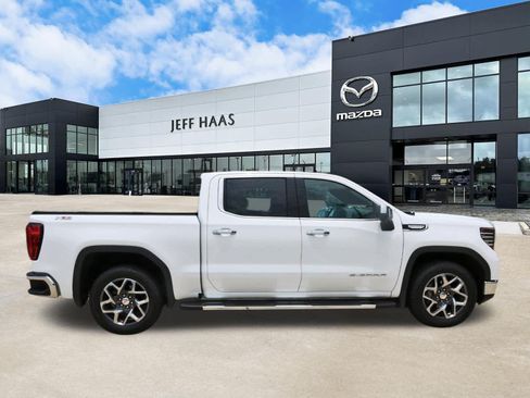 Used 2022 GMC Sierra 1500 SLT AWD/4WD image 5