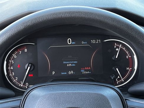 Used 2025 Toyota RAV4 LE image 13