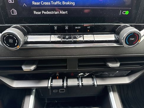 Used 2024 Chevrolet Colorado Trail Boss w/ Technology Package image 15