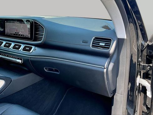 Used 2023 Mercedes-Benz GLS 450 4MATIC image 19