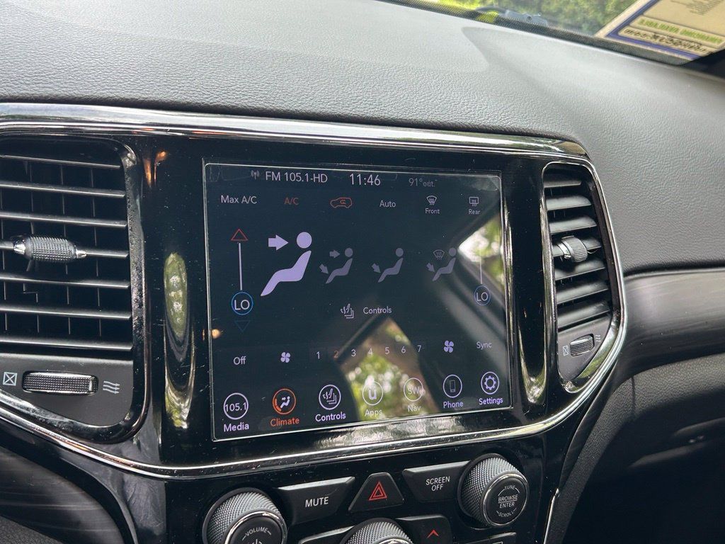 Certified 2019 Jeep Grand Cherokee Laredo w/ Laredo X Package RWD image 23