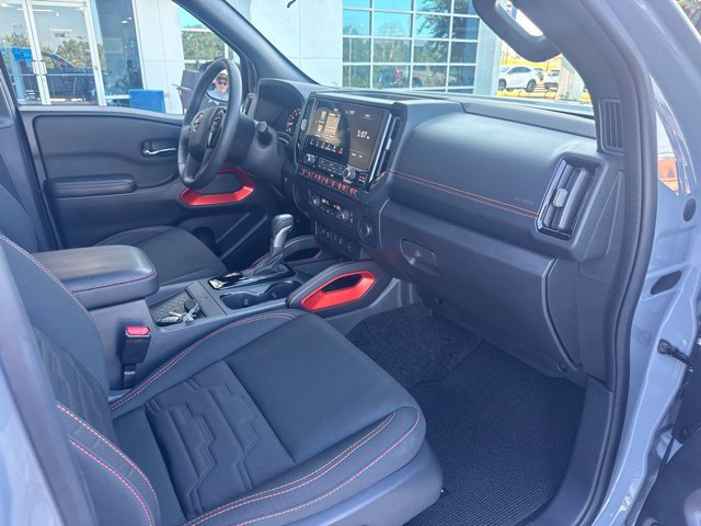 Used 2025 Nissan Frontier Pro-X w/ Pro Convenience Package RWD image 12