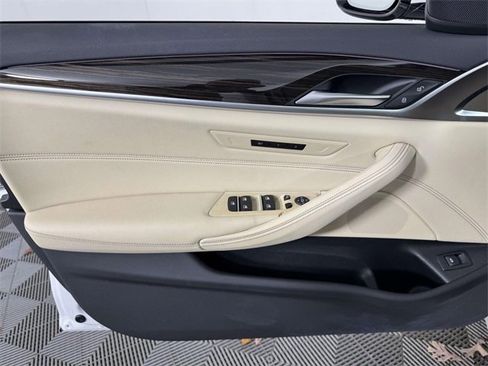 Used 2023 BMW 530i xDrive w/ Convenience Package image 17