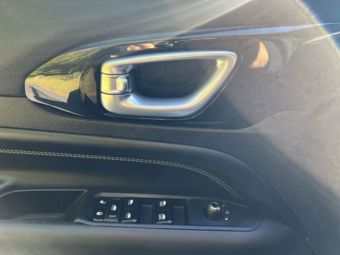 Certified 2023 Jeep Compass Altitude w/ Sun and Sound Group image 15