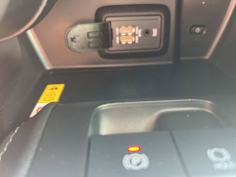 Used 2021 Toyota Venza Limited w/ Advanced Technology Package image 19