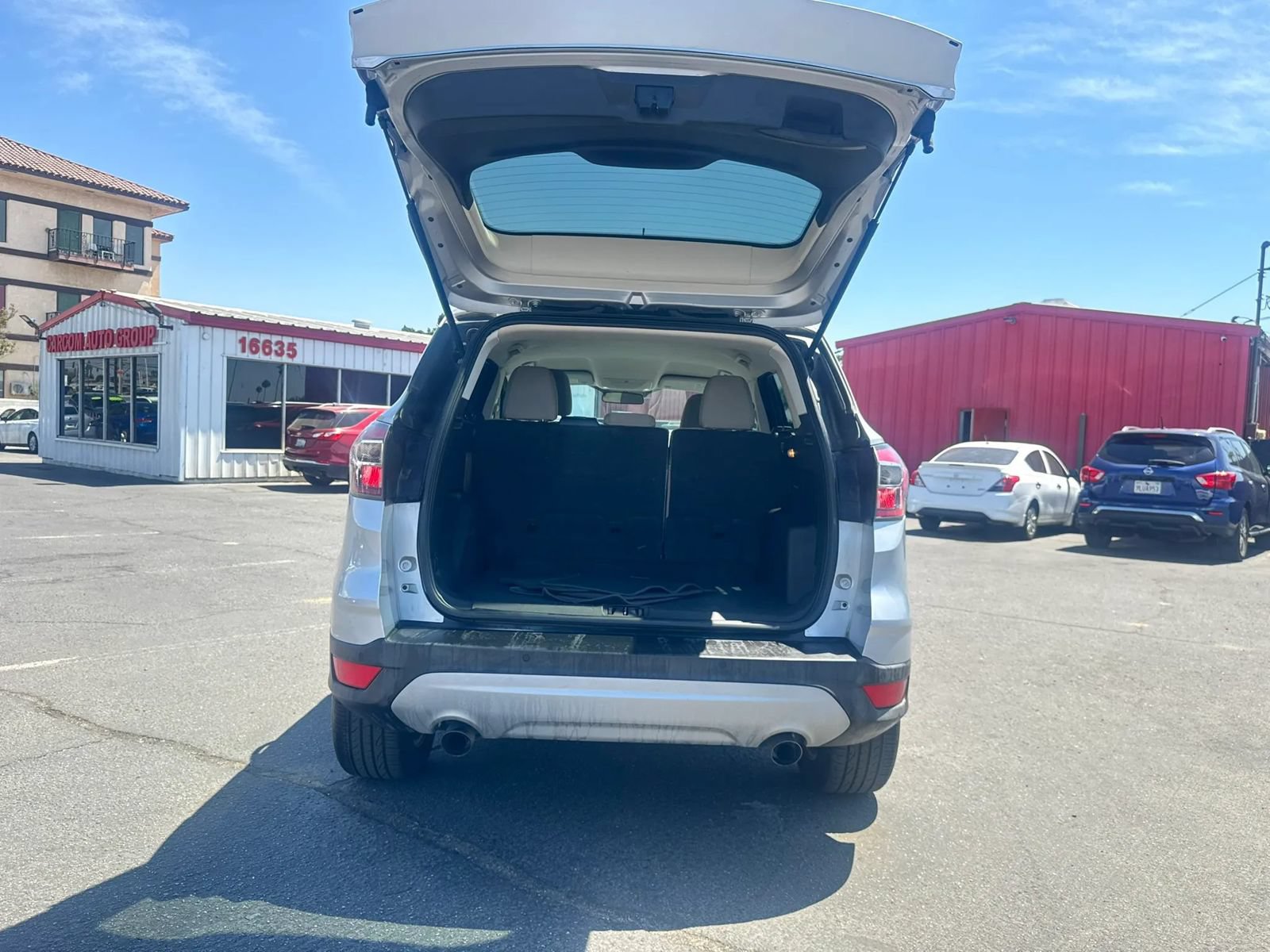 Used 2017 Ford Escape SE w/ Equipment Group 201A FWD image 6