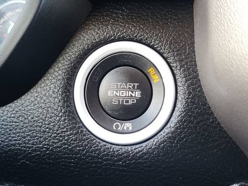 Used 2021 RAM 1500 Laramie AWD/4WD image 19