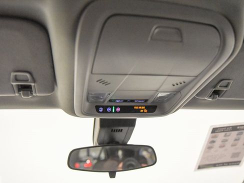 Used 2023 Chevrolet Equinox LT image 28