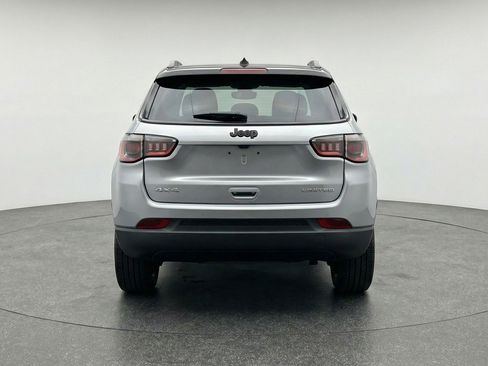 Used 2025 Jeep Compass Limited image 7