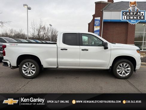 Used 2024 Chevrolet Silverado 1500 Custom image 1