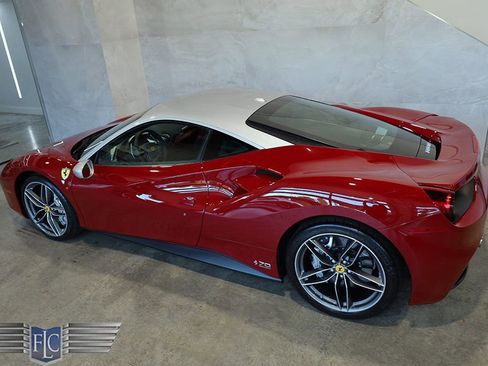 Used 2018 Ferrari 488 GTB image 52