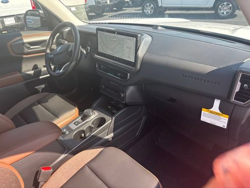 New 2026 Ford Bronco Sport Outer Banks w/ Outer Banks Tech Package+ AWD/4WD image 11