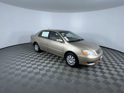 Used 2004 Toyota Corolla LE image 2