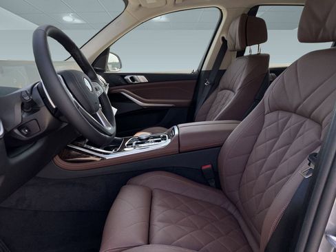 Used 2026 BMW X7 xDrive40i w/ Premium Package image 5