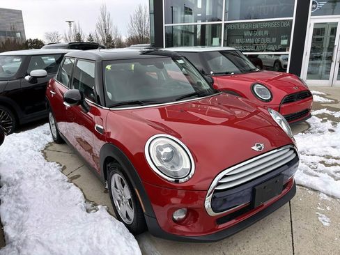 Used 2015 MINI Cooper 4-Door Hardtop image 1