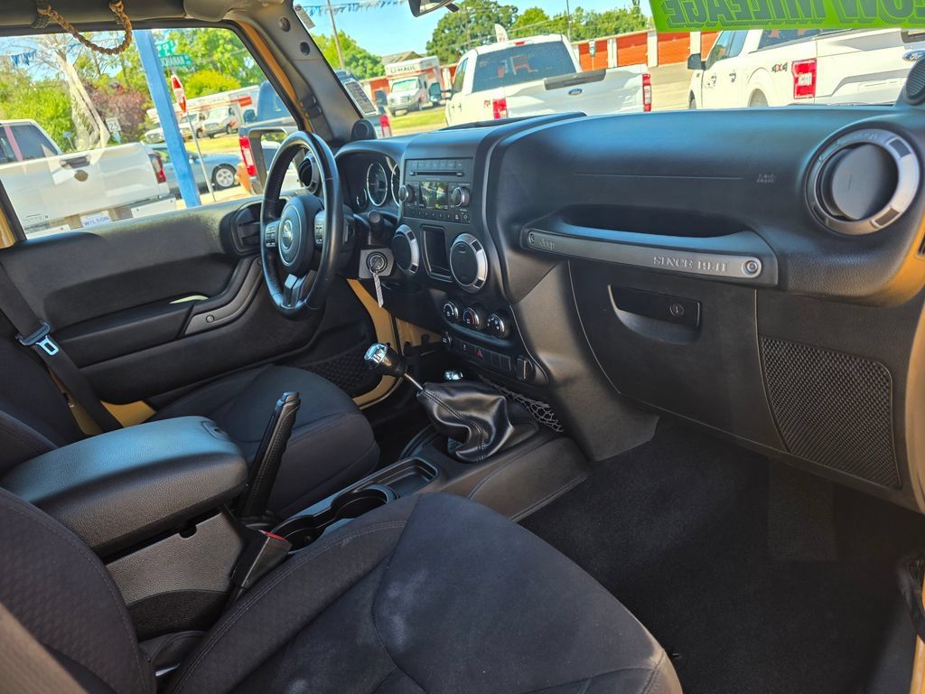 Used 2013 Jeep Wrangler Unlimited Sport w/ Connectivity Group AWD/4WD image 21