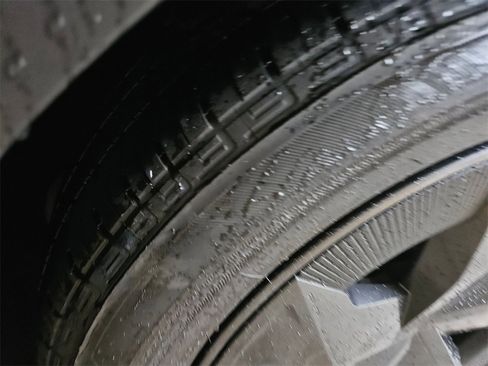 Used 2025 Toyota Prius LE image 29